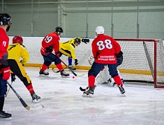 В Благовещенске провели турнир по хоккею с мячом в память об участнике спецоперации