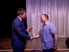 Знаки «50 лет Байкало-Амурской магистрали» вручили благовещенцам