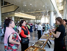 В Благовещенске впервые прошел Бал кукол