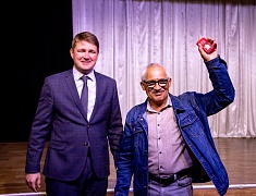 Знаки «50 лет Байкало-Амурской магистрали» вручили благовещенцам