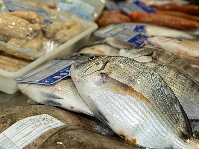 Об опасности покупки у сомнительных продавцов рассказали в управлении потребительского рынка