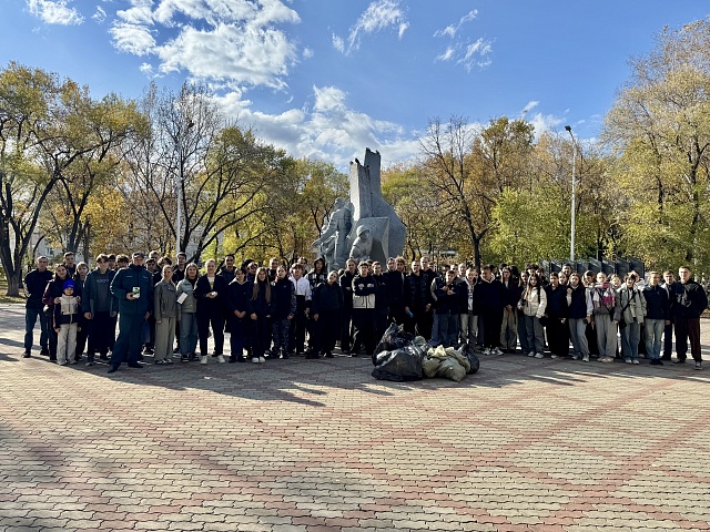 Экологический десант высадился в сквере воинов-интернационалистов 