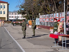 В Благовещенске юнармейцы соревнуются в военно-спортивной игре "Победа"