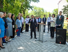 Цветы в память о подвиге советских солдат возложили в Благовещенске