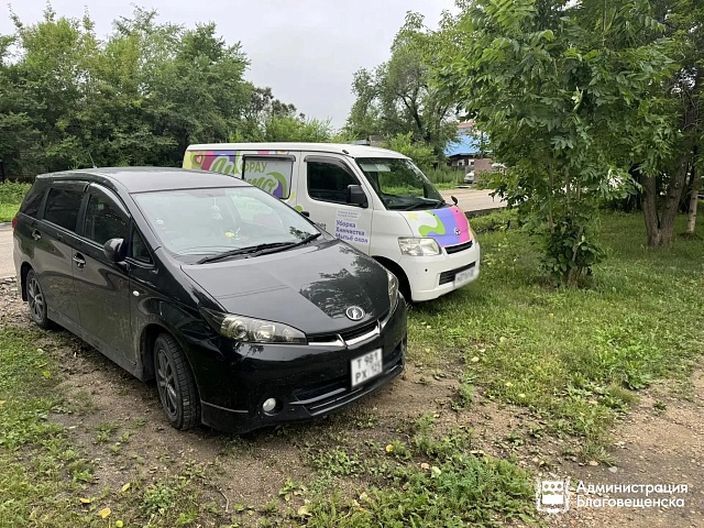 За неправильную парковку за «пол-лета» благовещенцы получили штрафы почти на 300 тысяч рублей