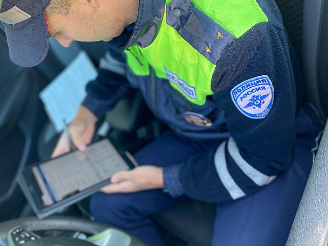 Госавтоинспекция Благовещенска массово проверяет грузовики и их водителей