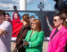 На набережной Амура в Благовещенске открыли фотовыставку ТАСС в честь юбилея города