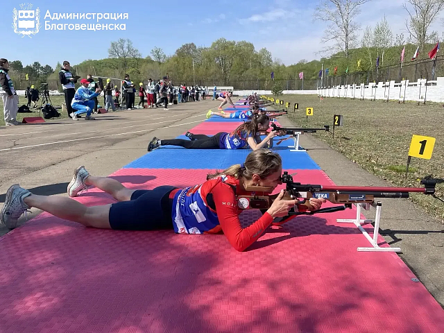 Точно в цель: в Благовещенске прошли соревнования по летнему биатлону