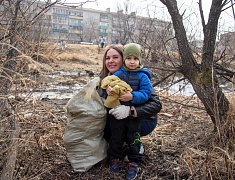 Мэр Благовещенска Олег Имамеев вместе с фан-клубом города очистил еще одну городскую территорию