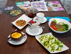 В рамках Всемирного дня здоровья предприятия общепита Благовещенска представили «полезное меню»