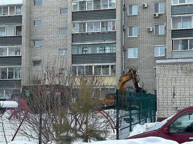 АКС работает над устранением проблемы, сложившейся в доме на Ленина, 53