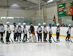 В Благовещенске впервые проходят отборочные игры турнира по русскому хоккею на призы патриарха Московского и всея Руси