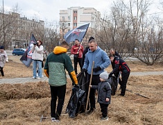 «Город берегу»: жители Благовещенска массово вышли на субботник