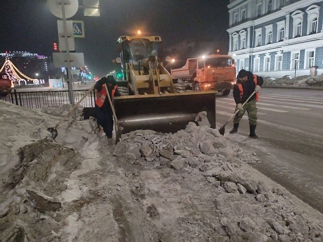 Какие работы по уборке города выполнили в ночь с 11 на 12 февраля? 