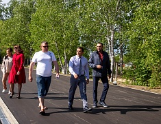 Рабочее совещание мэра Благовещенска Олега Имамеева по строительству умной спортивной площадки в Моховой пади