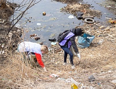 Мэр Благовещенска Олег Имамеев вместе с фан-клубом города очистил еще одну городскую территорию