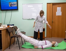 В Благовещенске волонтеры городских мероприятий теперь умеют оказывать первую помощь