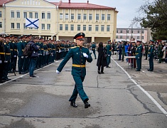 Мэр Благовещенска Олег Имамеев поздравил выпускников ДВОКУ с окончанием учебы