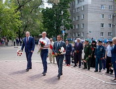 В день города прошли торжественные церемонии возложения цветов