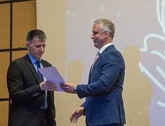 Мэр Благовещенска Олег Имамеев поздравил энергетиков с профессиональным праздником