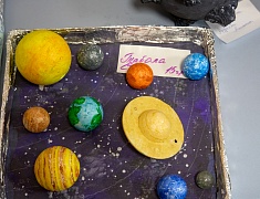 В преддверии Дня космонавтики в «космической обсерватории» прошло первое занятие с воспитанниками детского сада № 68