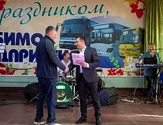 Мэр Благовещенска Олег Имамеев поздравил Автоколонну 1275 с днём автомобилиста