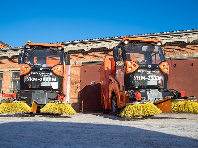 В Благовещенске закупили новую уборочную технику