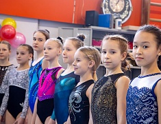 На юбилейные соревнования по спортивной гимнастике в Благовещенск прибыли спортсмены из Дальнего Востока и Сибири