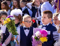 В школах Благовещенска прошли торжественные линейки