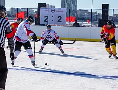 Соревнования по хоккею в рамках Международного российско-китайского фестиваля зимних видов спорта