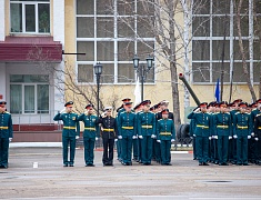 Мэр Благовещенска Олег Имамеев поздравил выпускников ДВОКУ с окончанием учебы