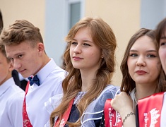 Во всех школах Благовещенска прозвенели последние звонки