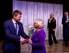 Знаки «50 лет Байкало-Амурской магистрали» вручили благовещенцам