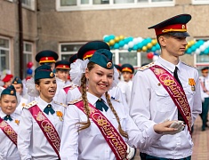 Во всех школах Благовещенска прозвенели последние звонки