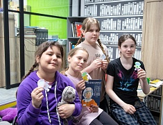 В библиотеке «Дом семьи» прошло увлекательное занятие, посвящённое Дню космонавтики