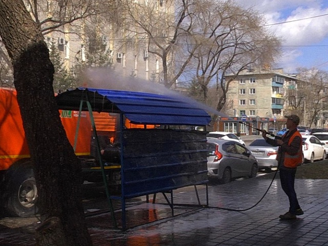 Специалисты ГСТК ежедневно наводят чистоту на благовещенских магистралях