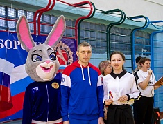 Нормативы комплекса ГТО выполнили педагоги и ученики 26 школы Благовещенска