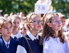В школах Благовещенска прошли торжественные линейки