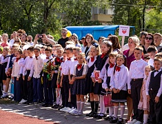 В школах Благовещенска прошли торжественные линейки