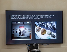 В Благовещенске чествовали известных благовещенцев — Елену Пастухову и Василия Семёнова. Они стали наставниками месяца