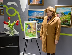 Выставка работ членов клуба «Живопись в третьем возрасте» Ассоциации пожилых людей открыла свои двери в «Чеховке»