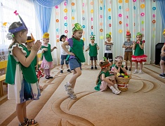 В благовещенском детском саду №67 спортивный флешмоб объединил родителей, детей и педагогов