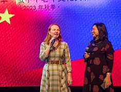 Китайские и русские бабушки станцевали на одной сцене в Благовещенске