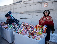 Благовещенцы проводили зиму блинами и хороводами