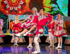 В Благовещенске с 90-летием поздравили Центр эстетического воспитания детей им. В. В. Белоглазова