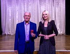 Знаки «50 лет Байкало-Амурской магистрали» вручили благовещенцам