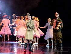 Благовещенские артисты исполнили патриотические песни на городском концерте