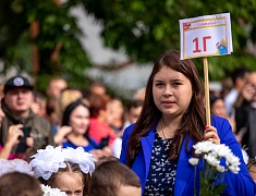 Мэр Олег Имамеев побывал на линейках в нескольких городских школах