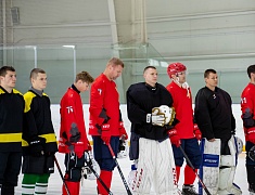 В Благовещенске провели турнир по хоккею с мячом в память об участнике спецоперации