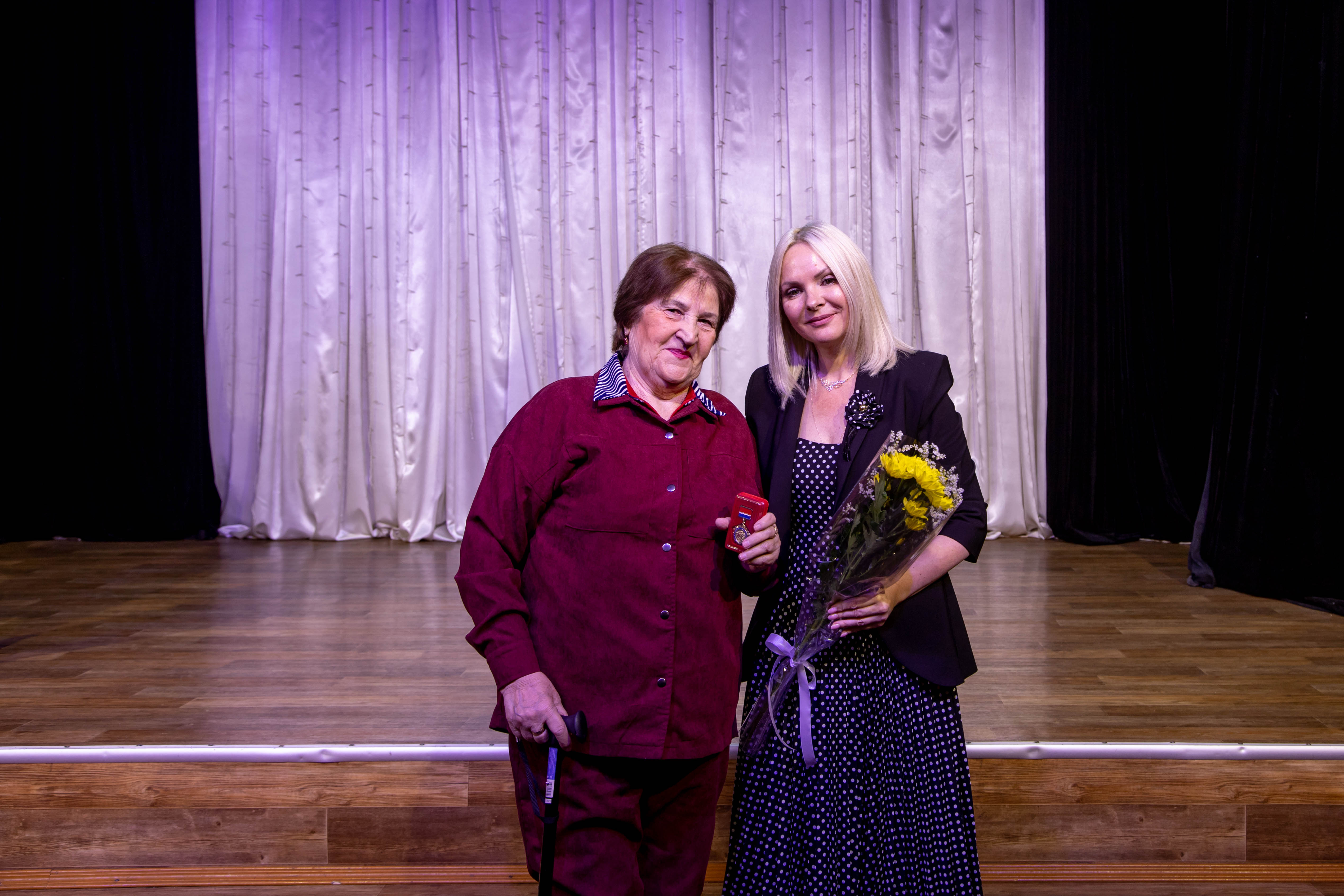 Знаки «50 лет Байкало-Амурской магистрали» вручили благовещенцам